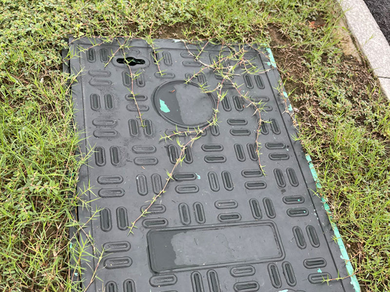 Gas station manhole cover, filling port manhole cover, load-bearing manhole cover