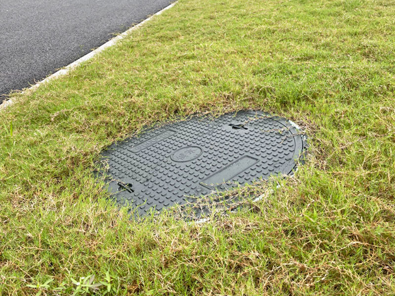 How to prevent water seepage in the manhole cover of SMC gas stations