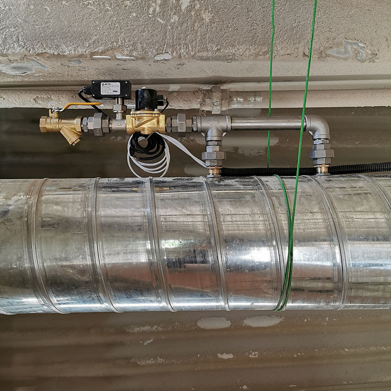 Spark detection spray device