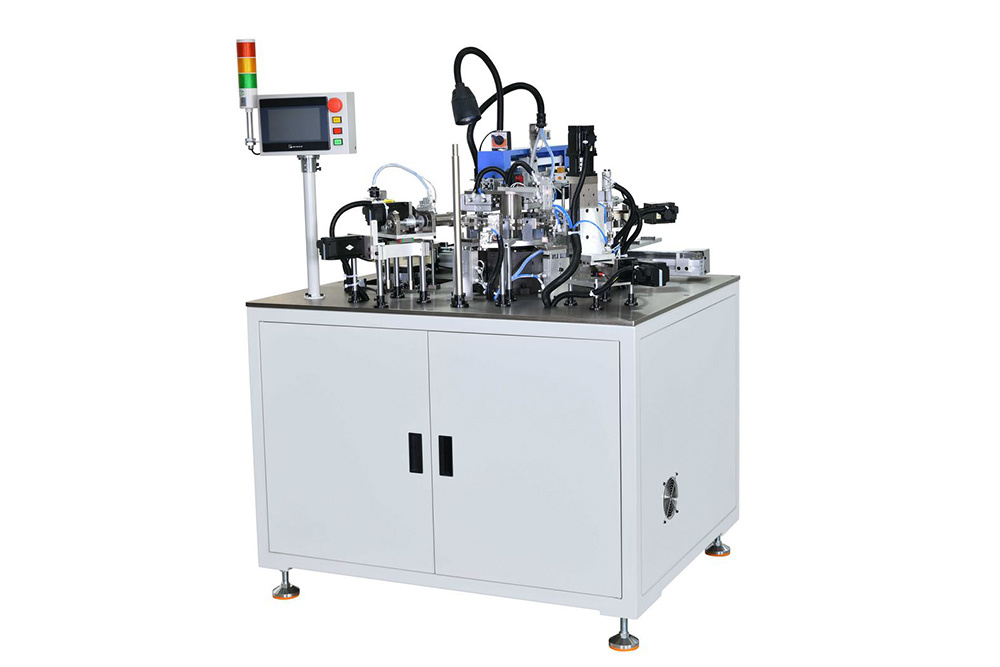 Single-axis multi-station patch winding machine