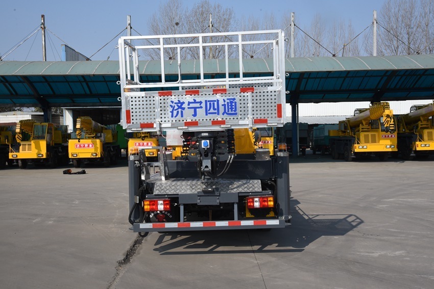 28米江铃高空作业车