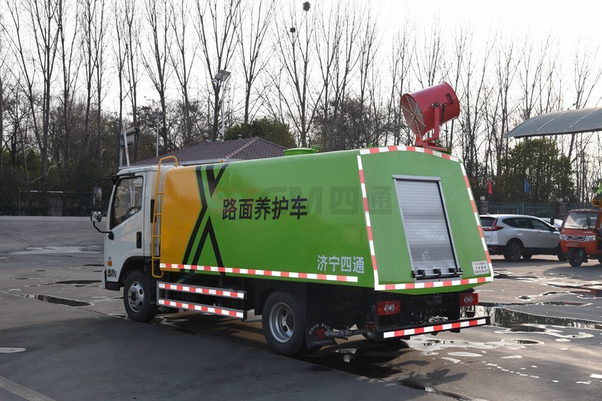 蓝牌8方路面养护车