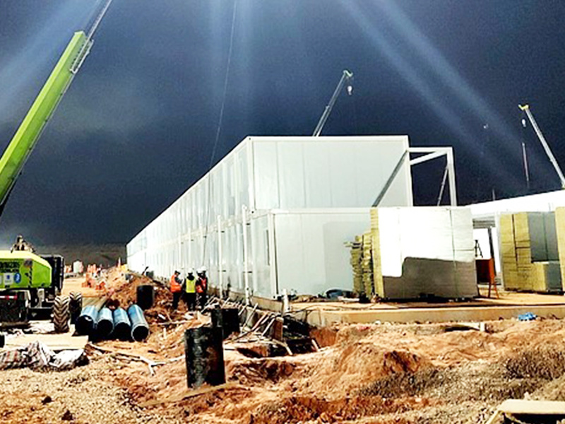 Foldable mobile container shelter for disaster relief
