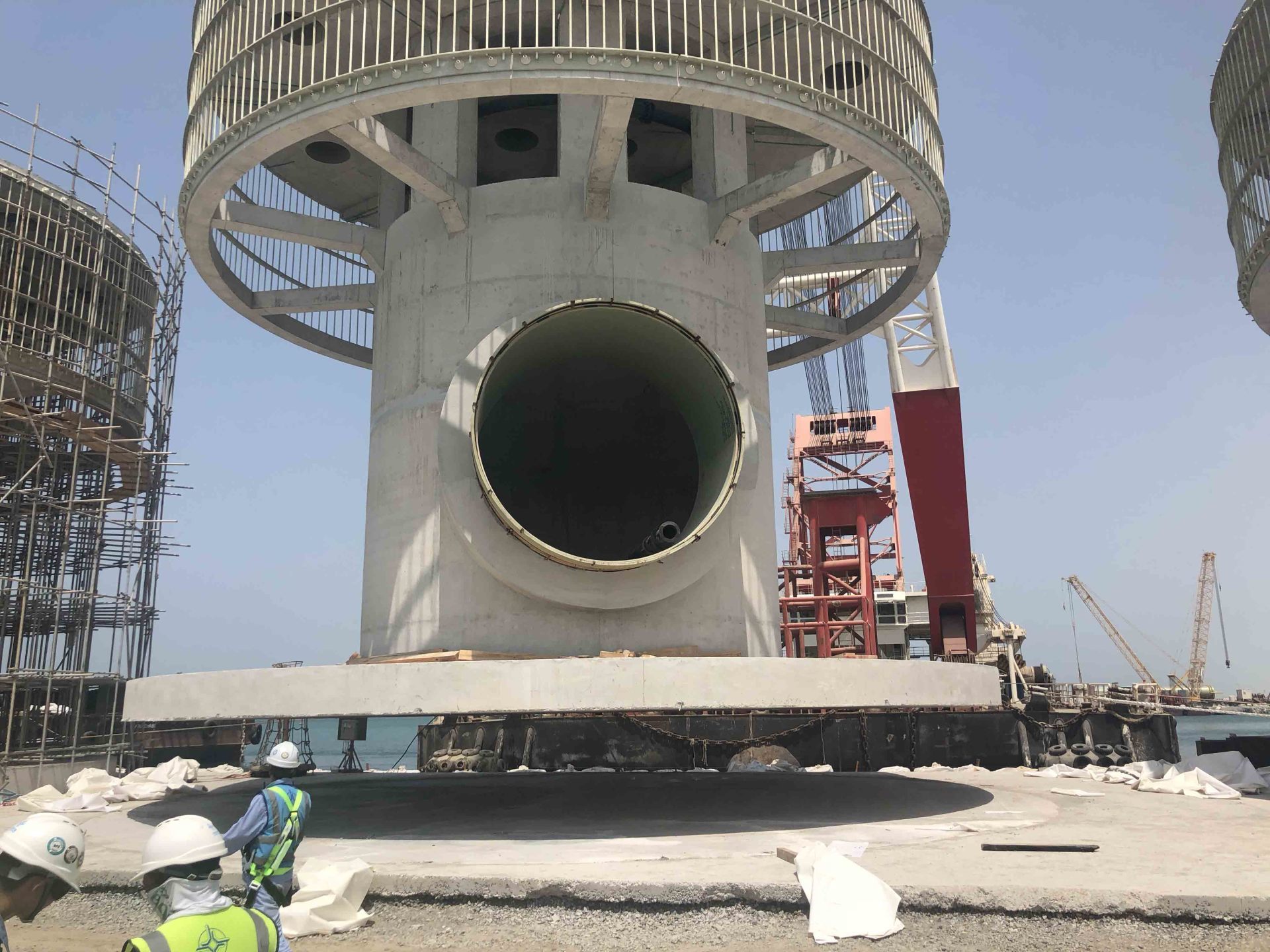 迪拜hassyan power plant 项目CMT1取水戽头安装