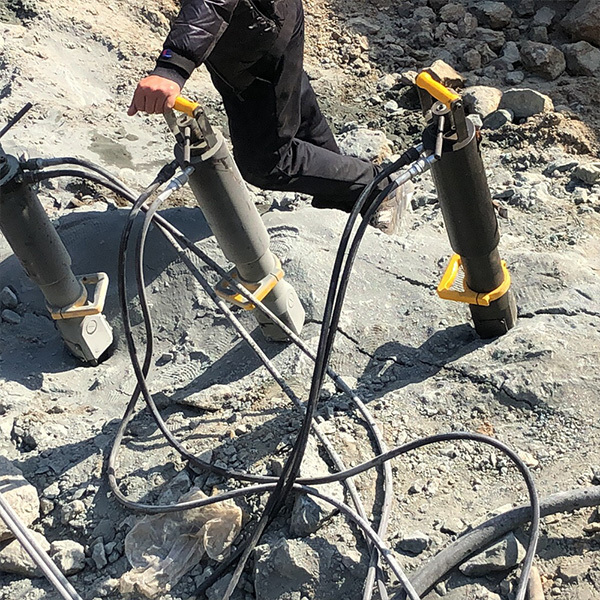 Introduction to rock splitting machine