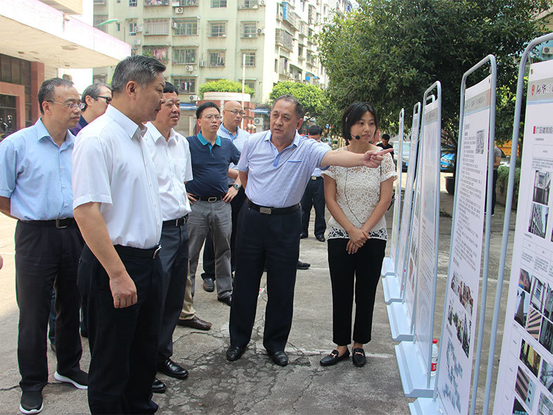 重慶市副市長(cháng)陸克華在江津區常委秦敏、副區長(cháng)吳曉琳陪同下，視察調研3539老廠(chǎng)區文創(chuàng  )園項目推進(jìn)情況