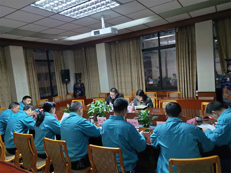 際華集團副總經(jīng)理郭福軍蒞臨指導際華3539公司民主生活會(huì )