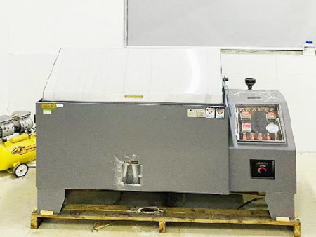 Salt spray test chamber