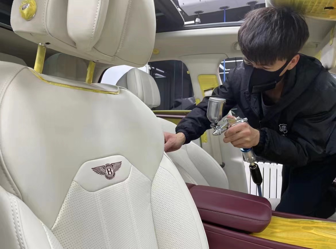 汽车内饰免清洗护理-宾利浅色座椅做巴斯卡内饰隐形车衣