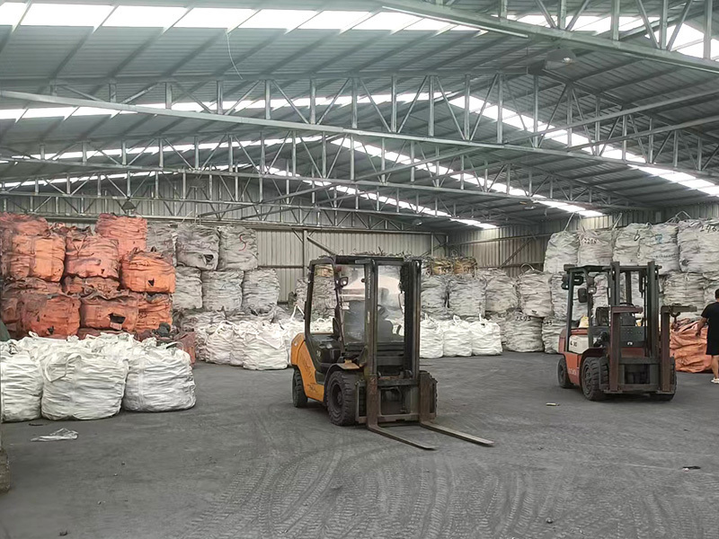 Pprocessing and screening metallurgical coke