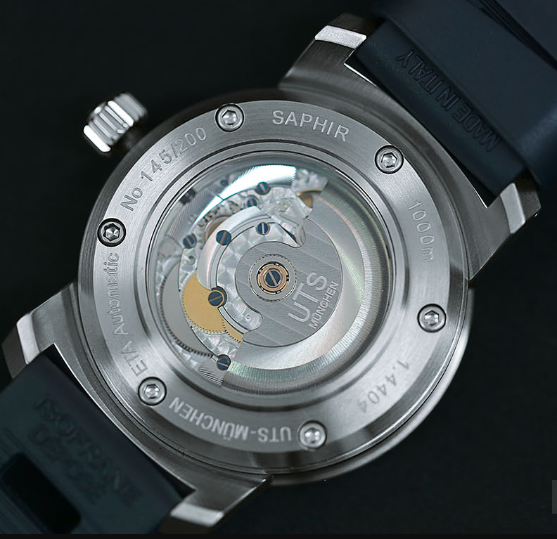 Comparative Analysis: Screw-In vs. Screwed Caseback