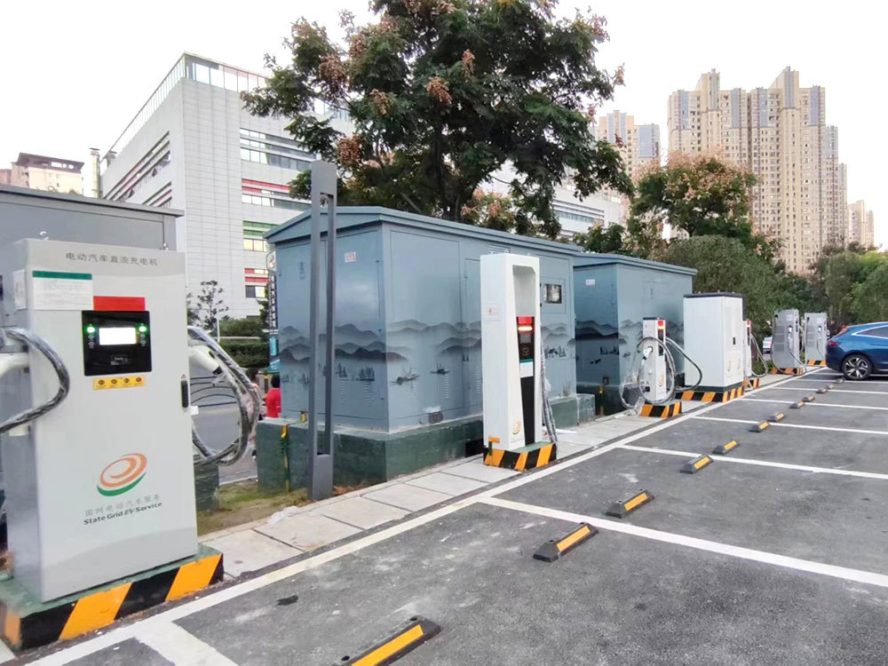 国网电动汽车服务公司液冷超级充电站