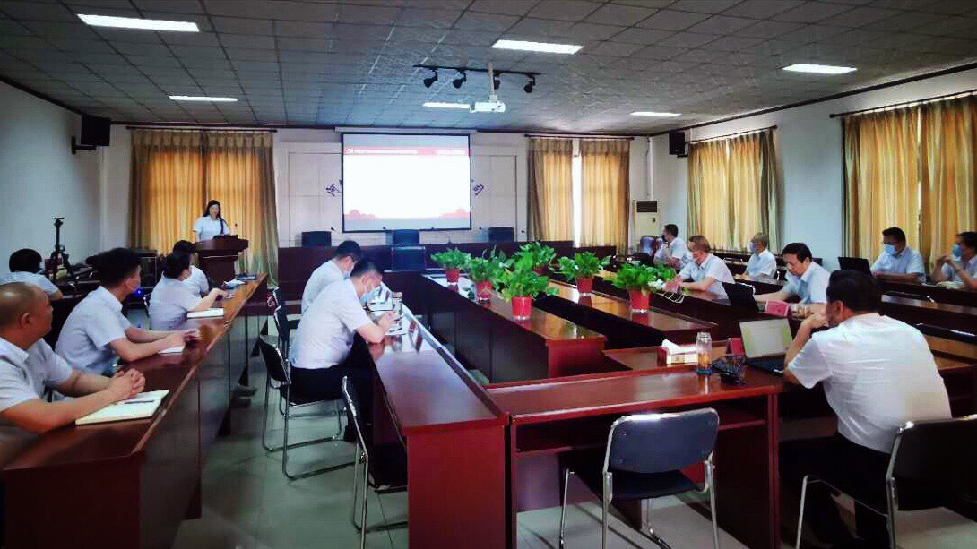 必赢net.95公司党委理论学习中心组专题学习大力弘扬新时代共产党人的奉献精神