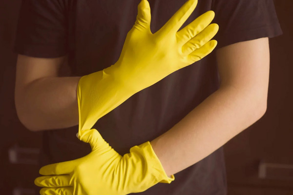 Let's talk about the sterilization methods for natural latex gloves and how to store them.