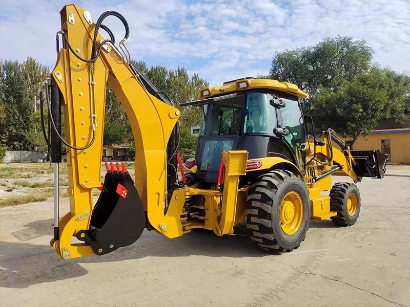 FS40-35 backhoe loader (two busy)