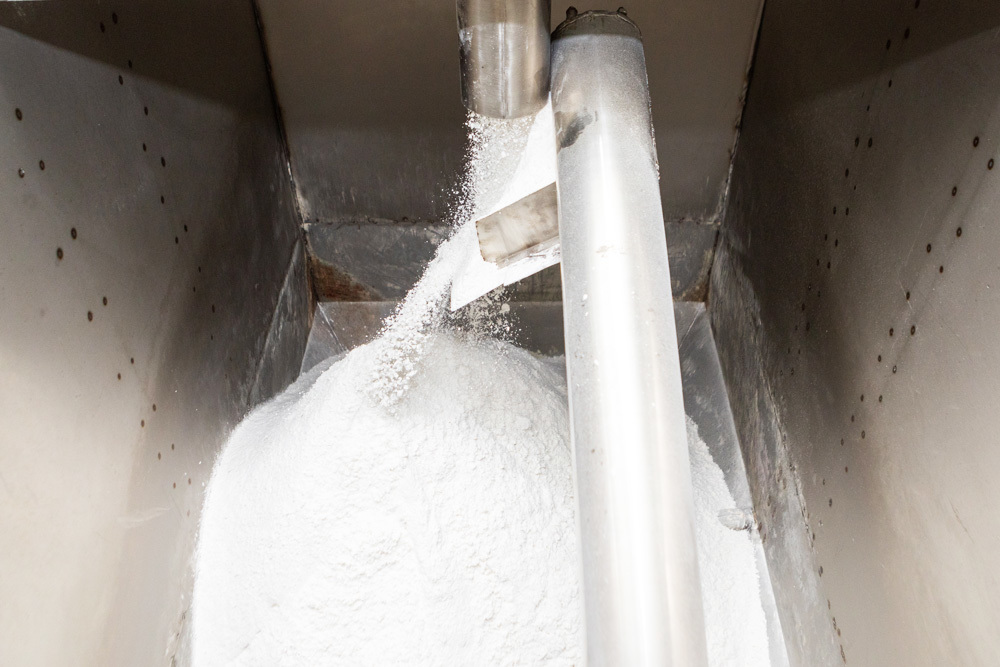 Grinding powder