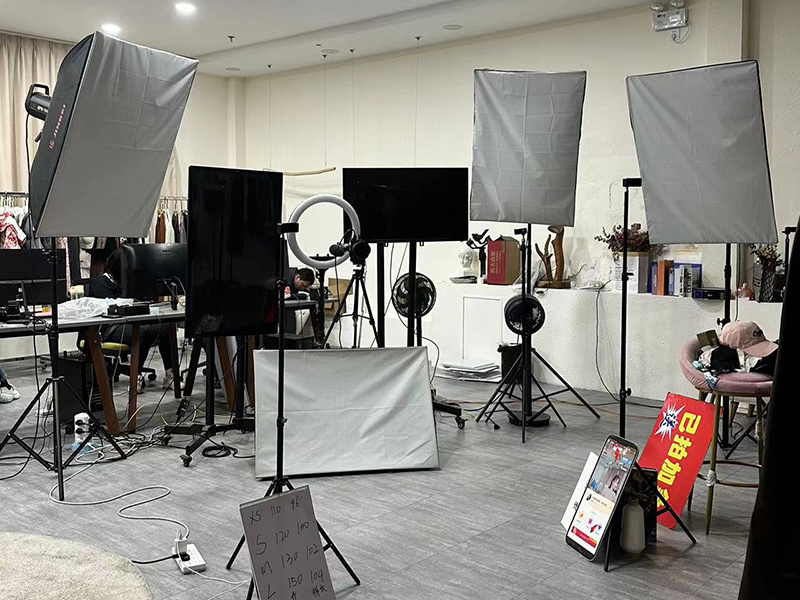 展厅、商店和直播室