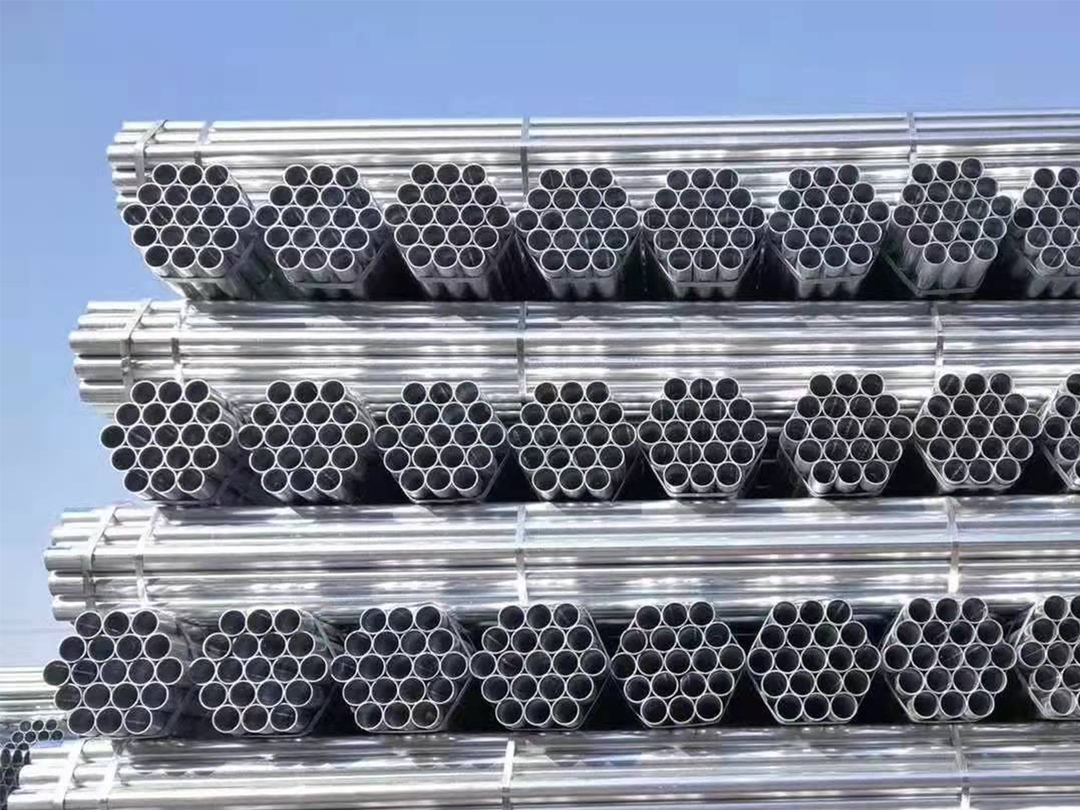 Galvanized pipe: a solid pillar of life and industry