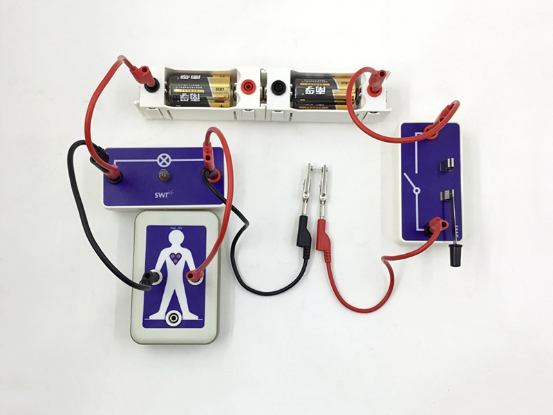 Power supply line grounding