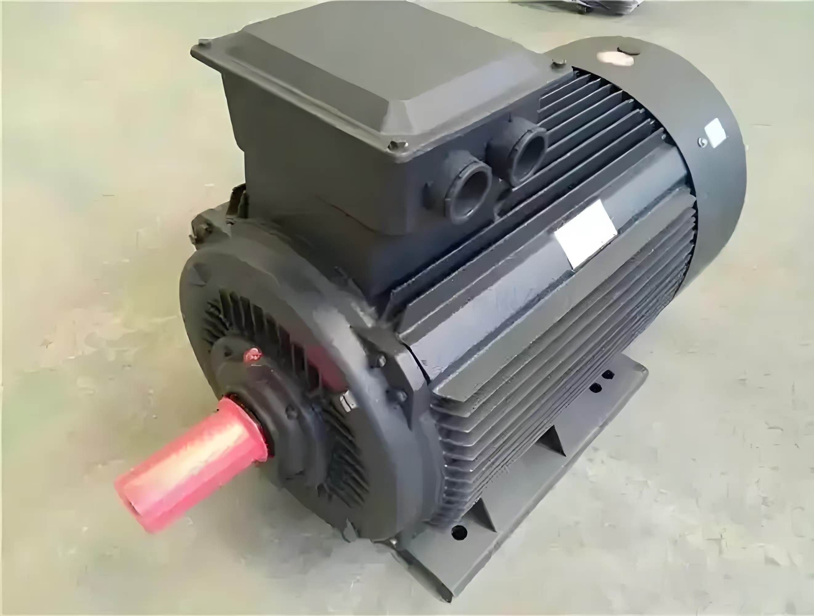 High and low voltage of three-phase asynchronous motor