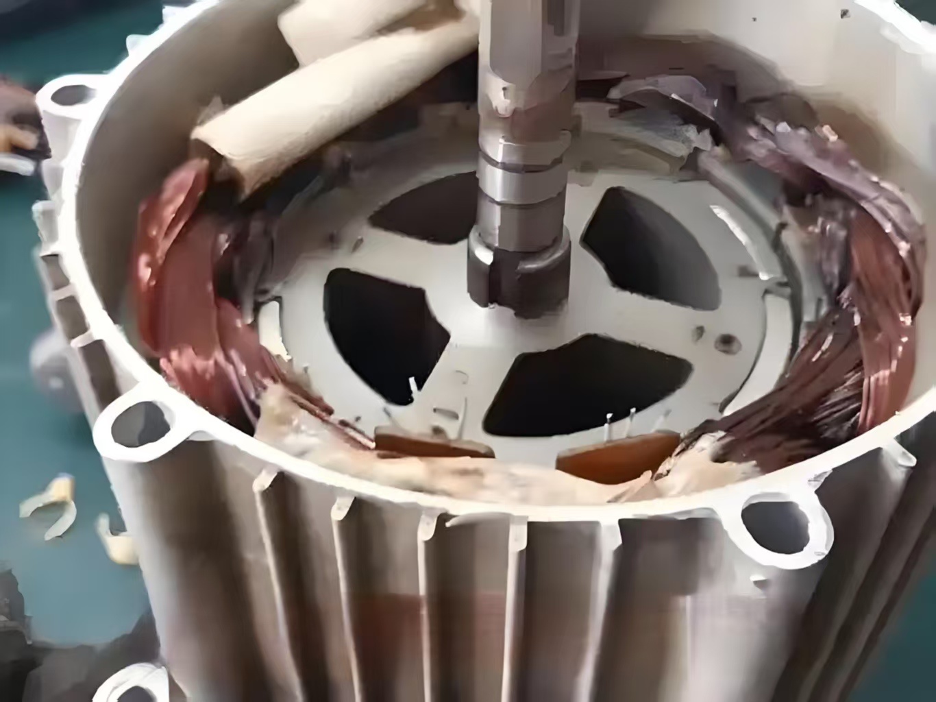 Temperature of 7 insulation levels for motors
