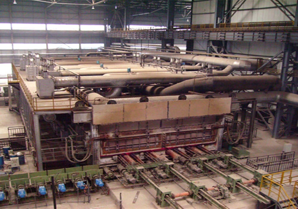 Rolling mill heating furnace