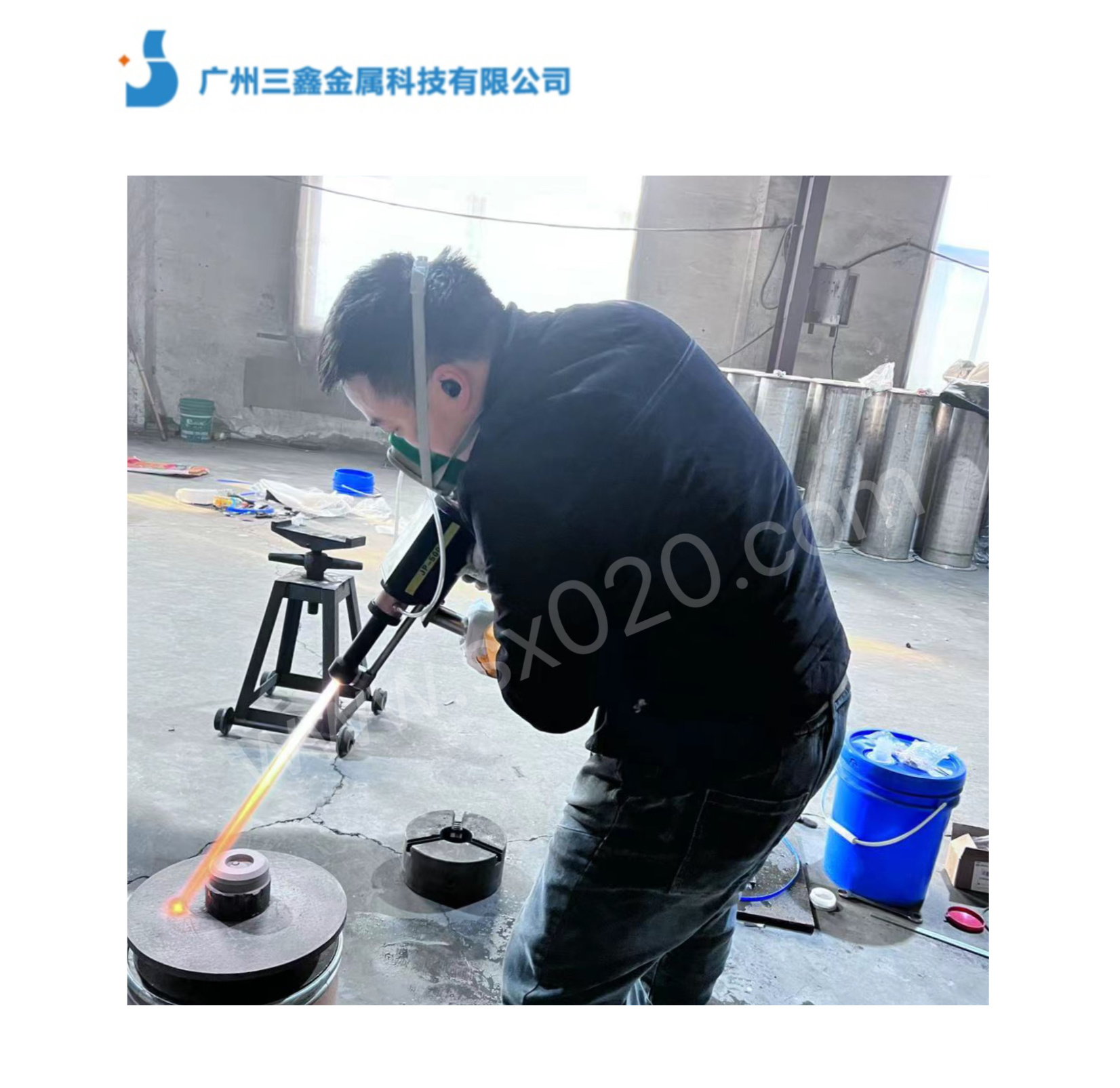 SX-6000燃油超音速噴涂設(shè)備在沈陽(yáng)新能源設(shè)備廠家現(xiàn)場(chǎng)
