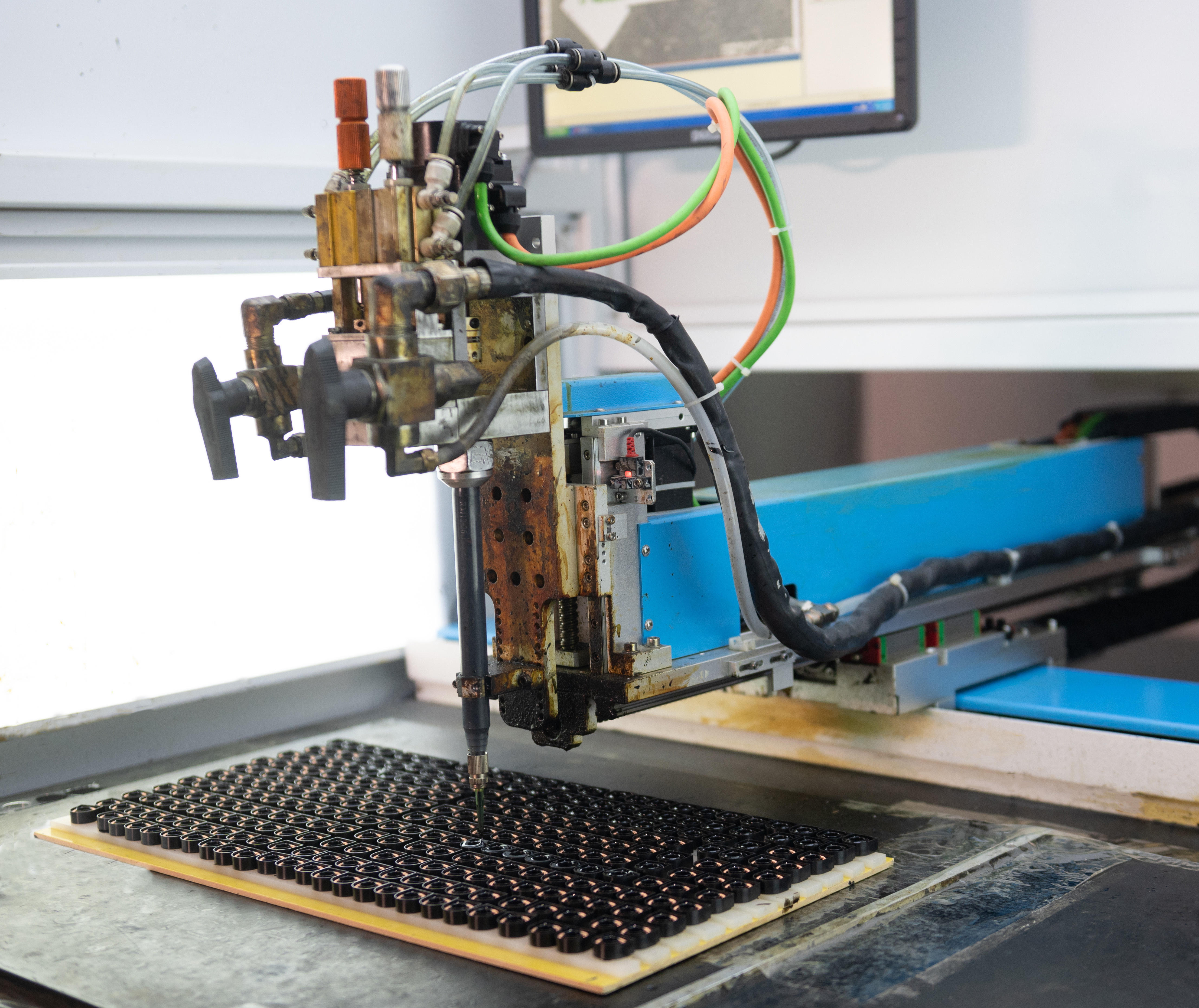 Automatic Dispensing and Casing Equipment