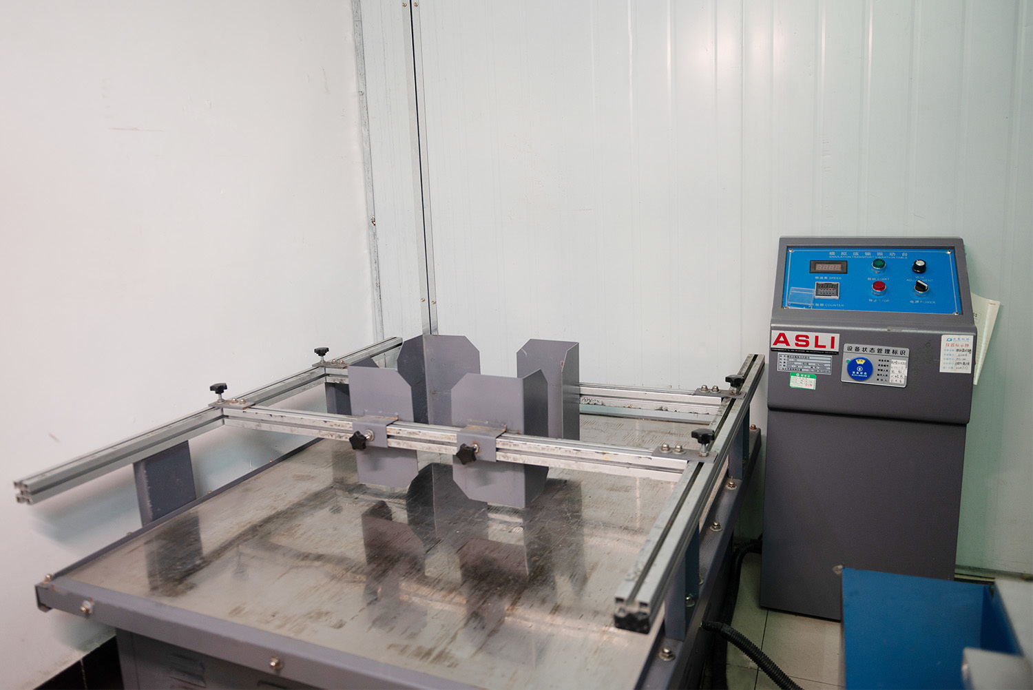 Simulated Transportation Vibration Table