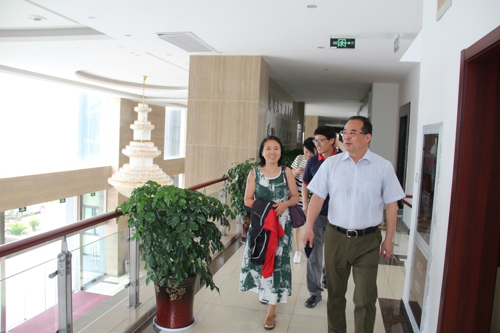 Prof. Qi Ju from Florida State University visited our company.