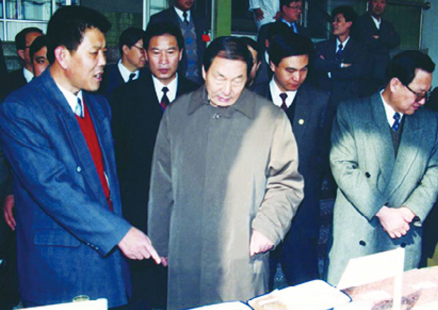 Former Premier Zhu Geji visited our company