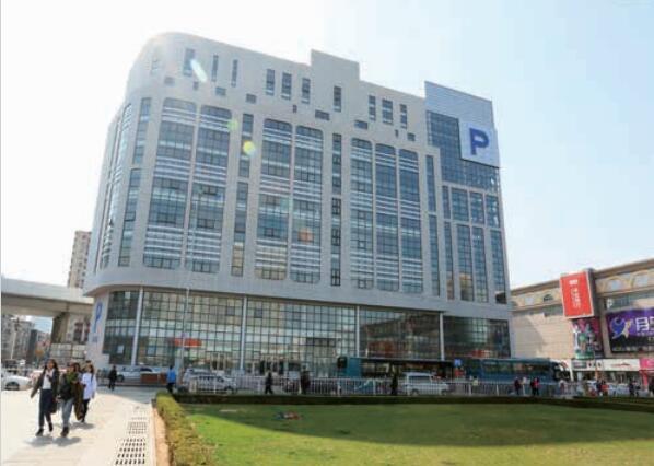 Video-Vertical Lift (Tacu)-Dalian Station North Square Video-Vertical Lift (Tacu)-Dalian Station North Square