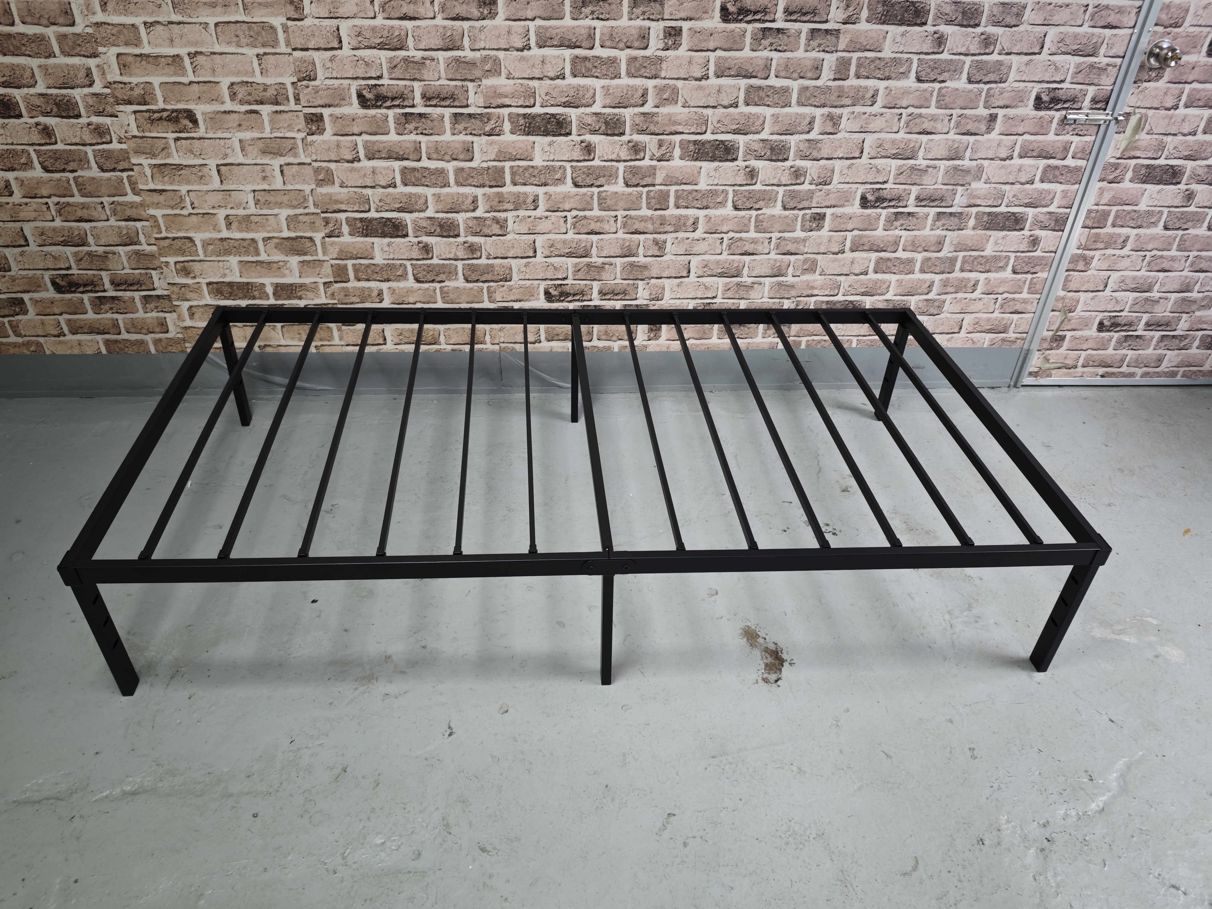 Hoch leistungs schwarzer Eisen-Kingsize-Metall bett rahmen Plattform-Stil Plattform-Bett rahmen