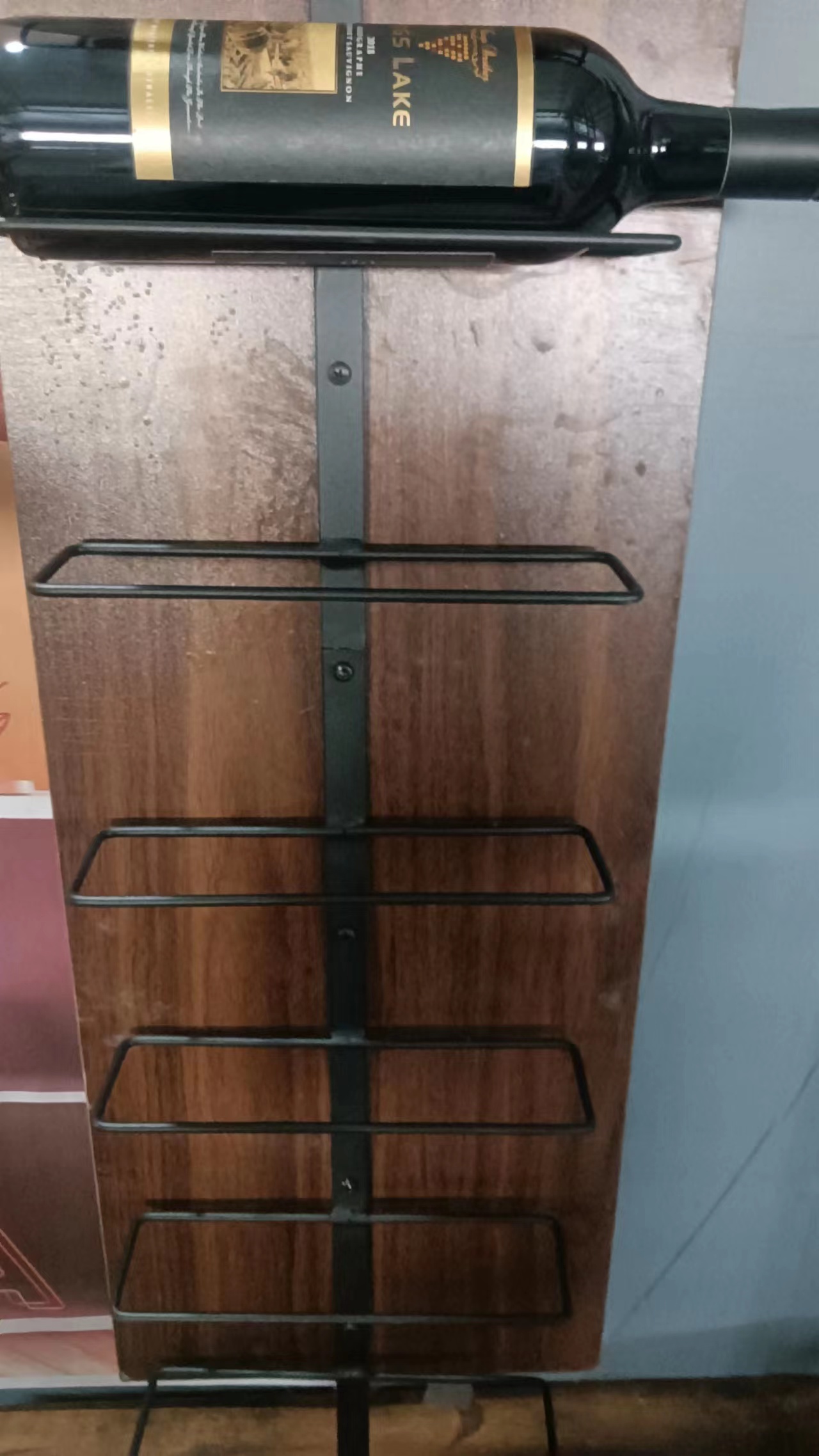 Wall Mount Wine Bottle Holder Iron Creative Rack Display Shelf Exhibition Room Wine Rack Wine bottle rack