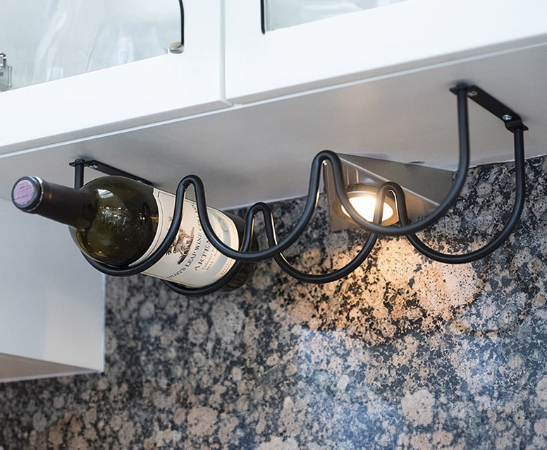 What are the advantages and disadvantages of chrome shelves?