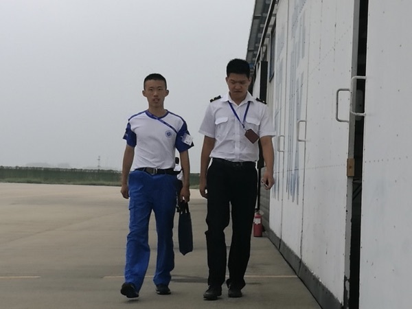 Record of the first flight experience of the first aviation class of East China Normal University