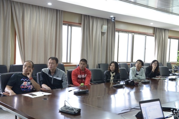 The school holds sports training and health sharing exchanges on aerial students