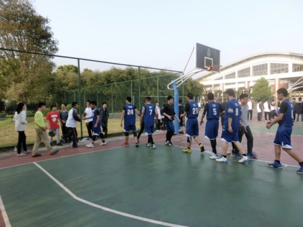 High -level Airlines and Class (20) of High -level (20) Basketball Basketball Race