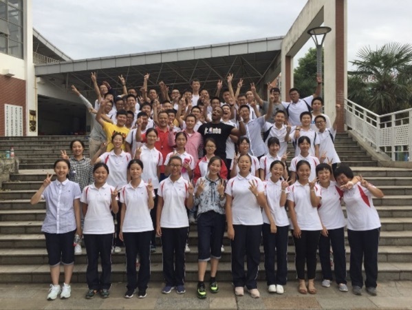 The National Campus Basketball League and NBA China Company paid a return visit to the No. 1 High School Affiliated to Central China Normal University