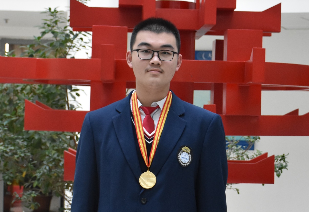 Congratulations to the two students of our school Zhang Xinrui and Li Yirui selected the Chinese National Team of the International Physics Olympics and the Asian Physics Olympics China National Team