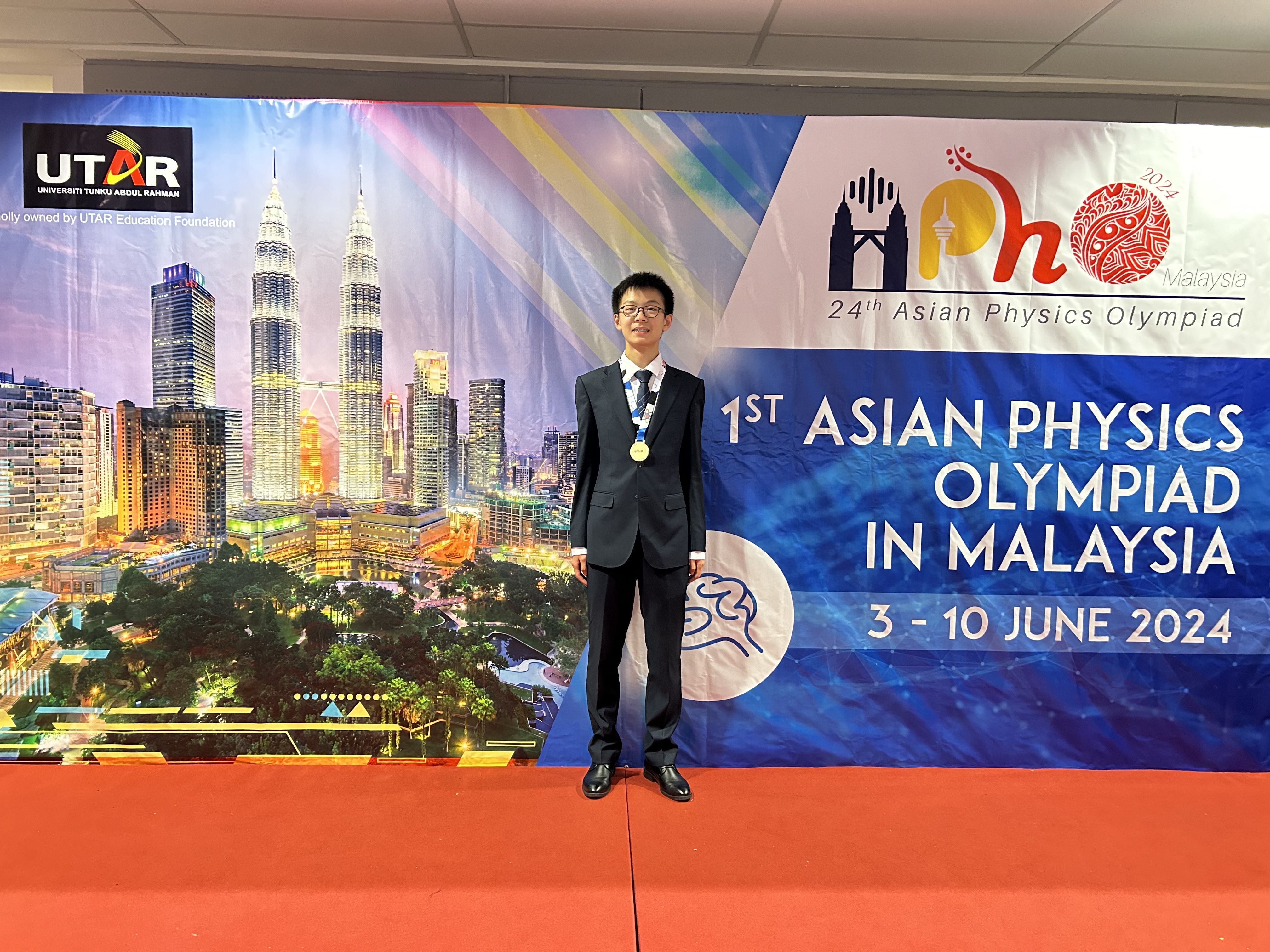 Warm congratulations to Li Kairui from our school for winning the gold medal in the 24th Asian Physics Olympiad (APhO)