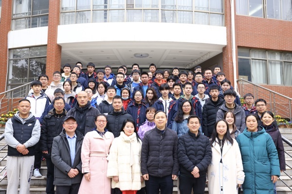 Looking to the future, spring is blooming—the club work kick-off meeting for the second semester of the 2022-2023 school year was successfully held