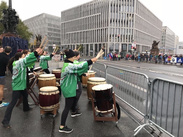 Teacher Wang Yifang participated in the Berlin Marathon