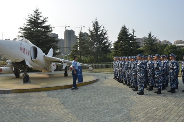 A 2016 new student enthusiasm ceremony was held in the aviation operation