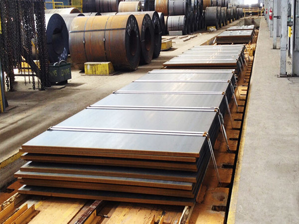 What is the material of carbon steel plate and what are its advantages and disadvantages