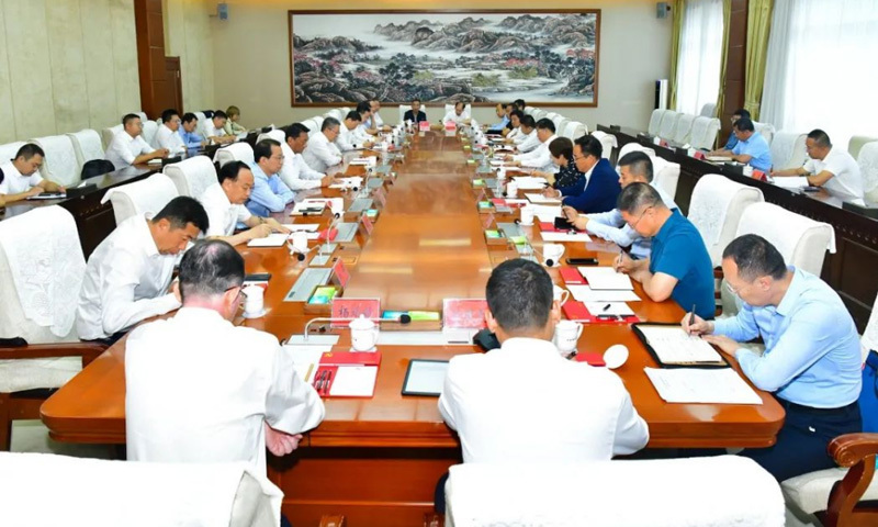 姜四清与中煤集团党委书记 董事长王树东一行举行工作会谈 再创开放发展新高度 共谱地企合作新篇章