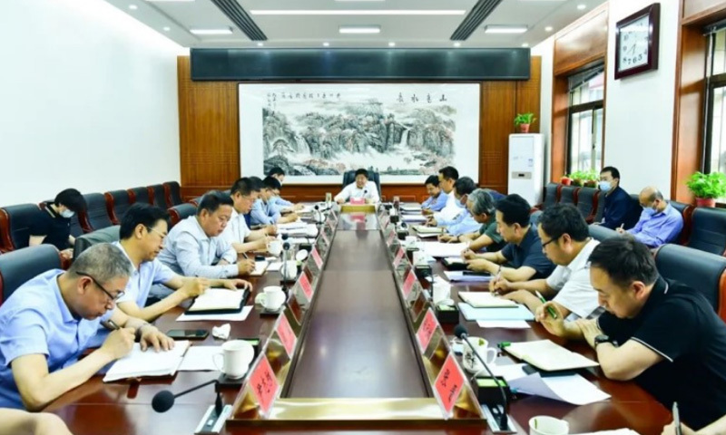 姜四清在主持召开市委书记专题会议时强调 主动协调服务 科学合理调度 确保全市经济平稳健康运行