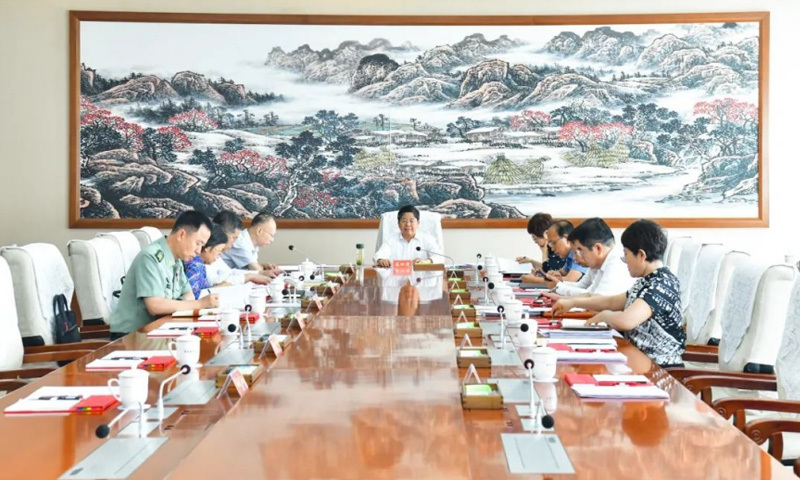 市委常委会召开会议