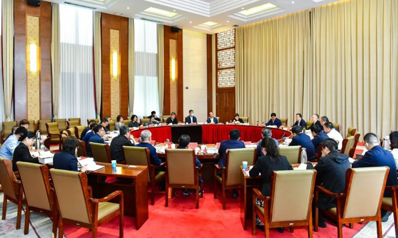 学习贯彻习近平新时代中国特色社会主义思想主题教育市级领导第一次专题研讨暨市委理论学习中心组专题学习会召开