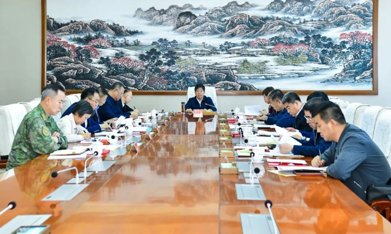 市委常委会召开会议